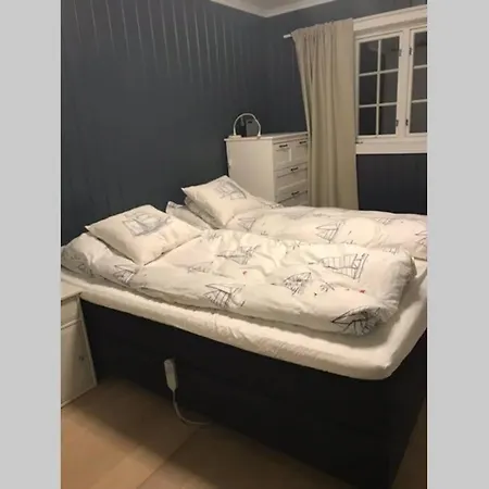 Hytte Helt Ved Sjoen, Brygge Og Fantastisk Utsikt Holiday home