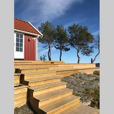Hytte Helt Ved Sjoen, Brygge Og Fantastisk Utsikt *
