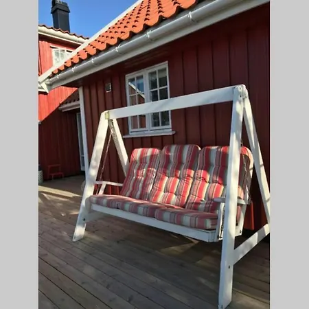Hytte Helt Ved Sjoen, Brygge Og Fantastisk Utsikt *