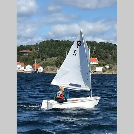 Hytte Helt Ved Sjoen, Brygge Og Fantastisk Utsikt *