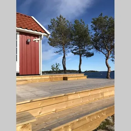 Hytte Helt Ved Sjoen, Brygge Og Fantastisk Utsikt *